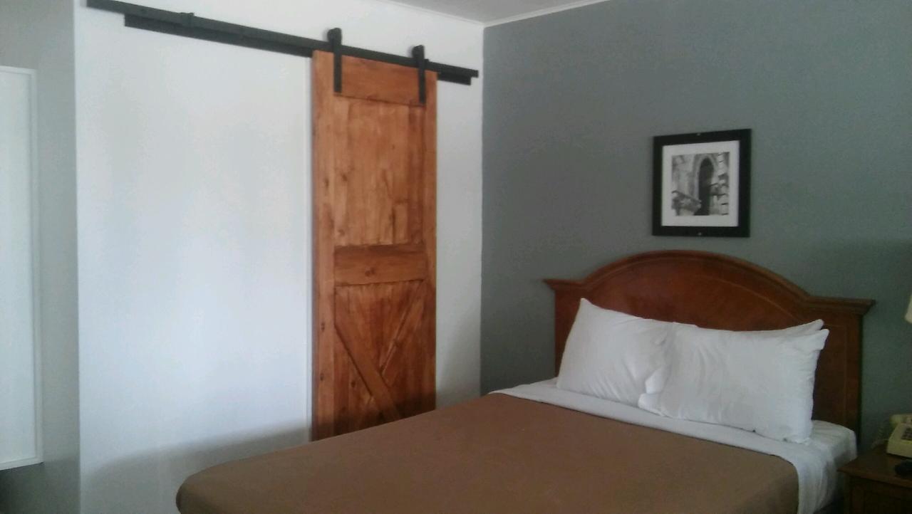 The Oak Motel Ла Грейндж Екстериор снимка