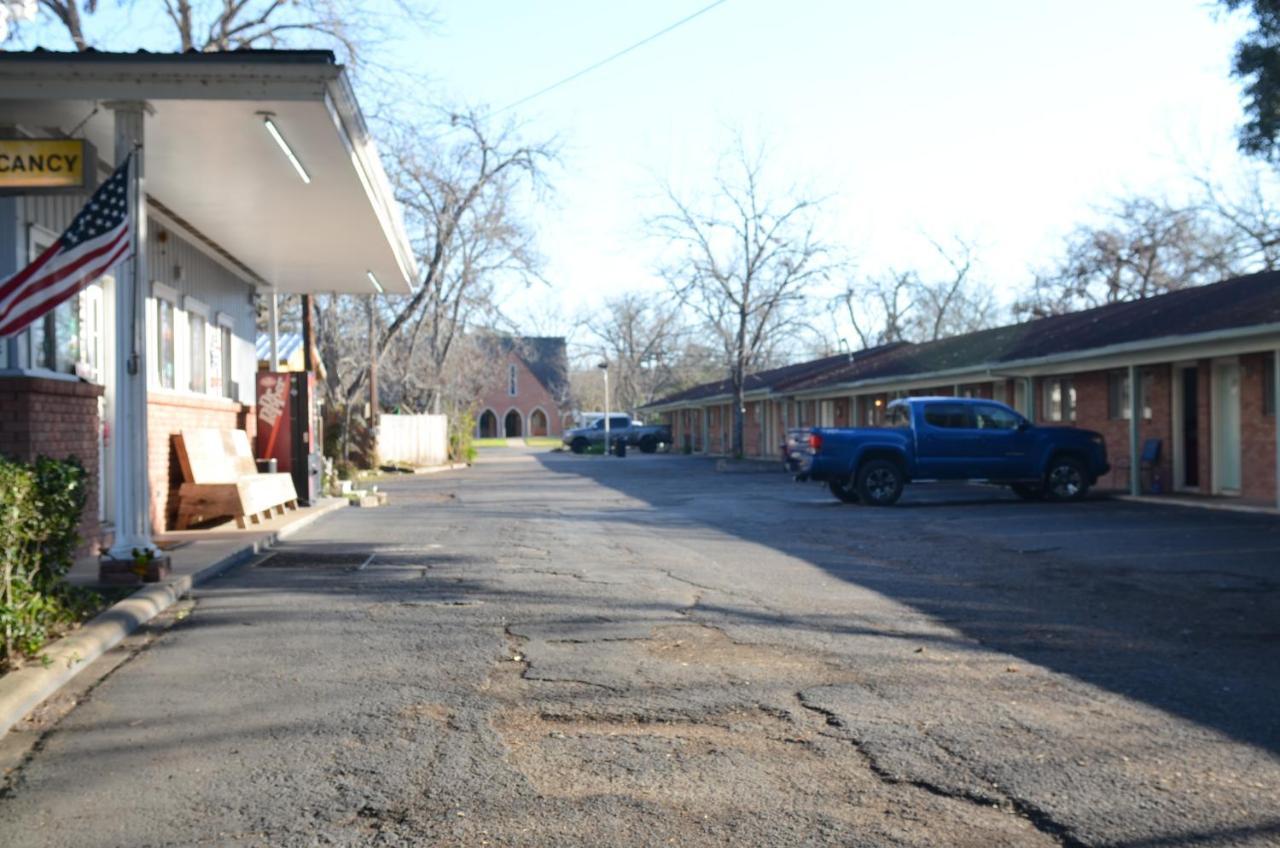 The Oak Motel Ла Грейндж Екстериор снимка